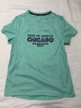Nike Mint Green Chicago Marathon 2023 Short Sleeve Performance Tee